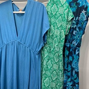 3 women’s xlarge dresses